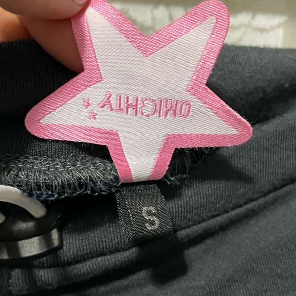 Omighty Headphone Yoga Pants in Asphalt - Picture 4 of 5